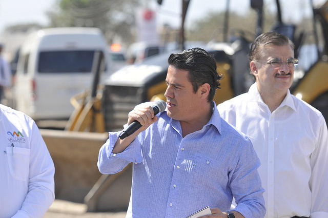 32516733676_75e7bfb341_z