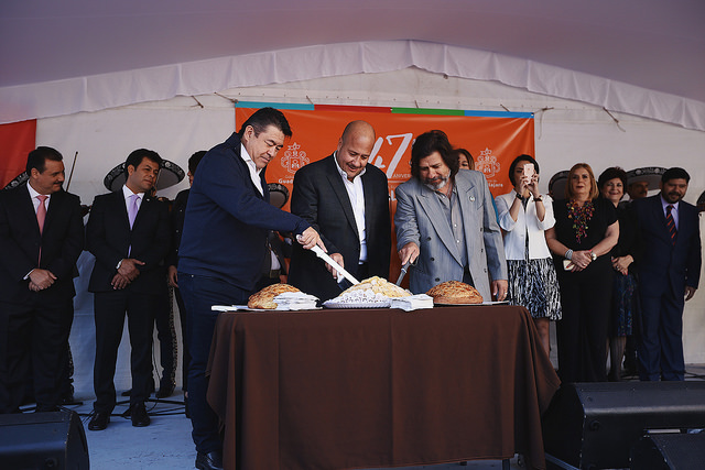 32748462422_a83b15aa1c_z