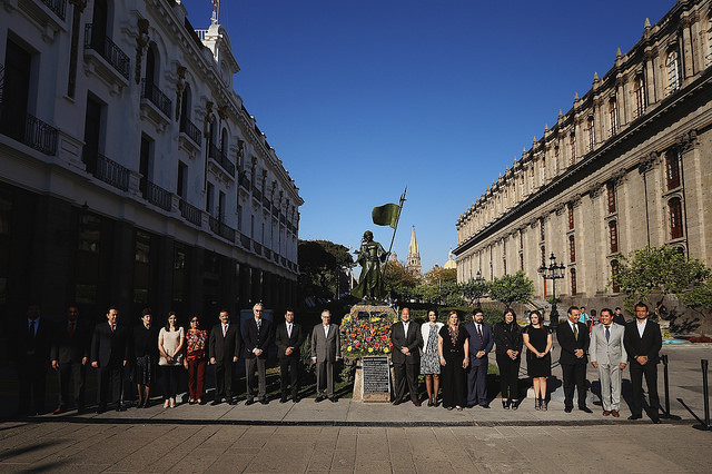 32778168151_b4d6d62b1a_z