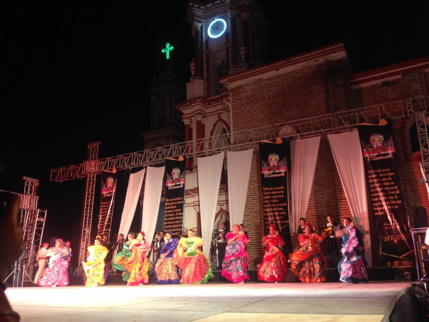 BALLET FOLKLÓRICO DE LA UDE EN SAN GABRIEL 3