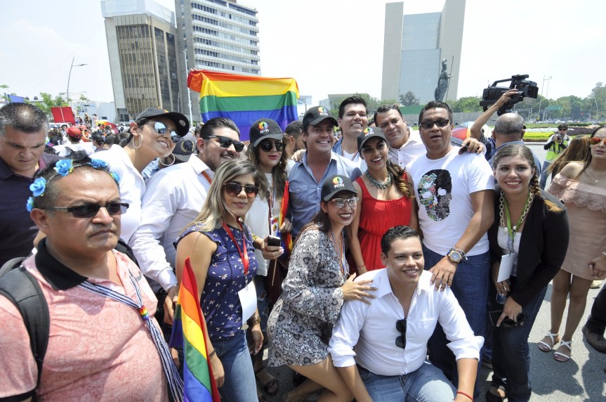 La presencia de Aristóteles Sandoval en la marcha gay confunde a sus gobernados católicos:&nbsp;Arzobispo