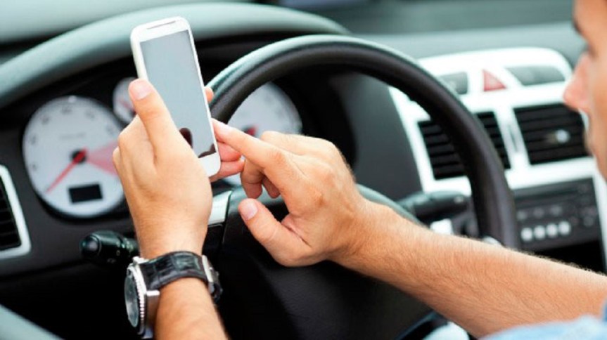 Dejarán de usar celular mientras manejan, por las&nbsp;malas