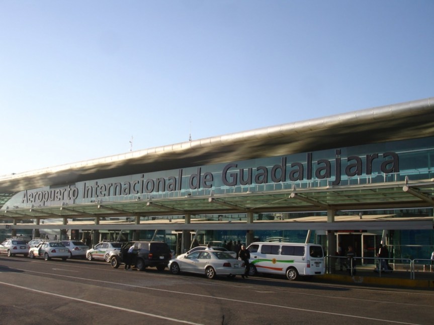 Suspenden cobro en el estacionamiento del Aeropuerto Internacional De&nbsp;Guadalajara