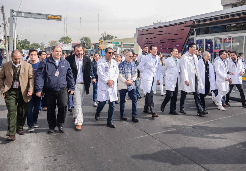 Exigen trabajadores del HCG pago inmediato de la deuda por el Seguro&nbsp;Popular