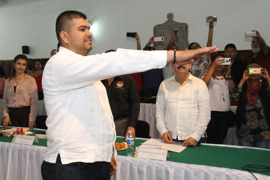 Alcalde de Puerto Vallarta solicita inicia para buscar su&nbsp;reelección