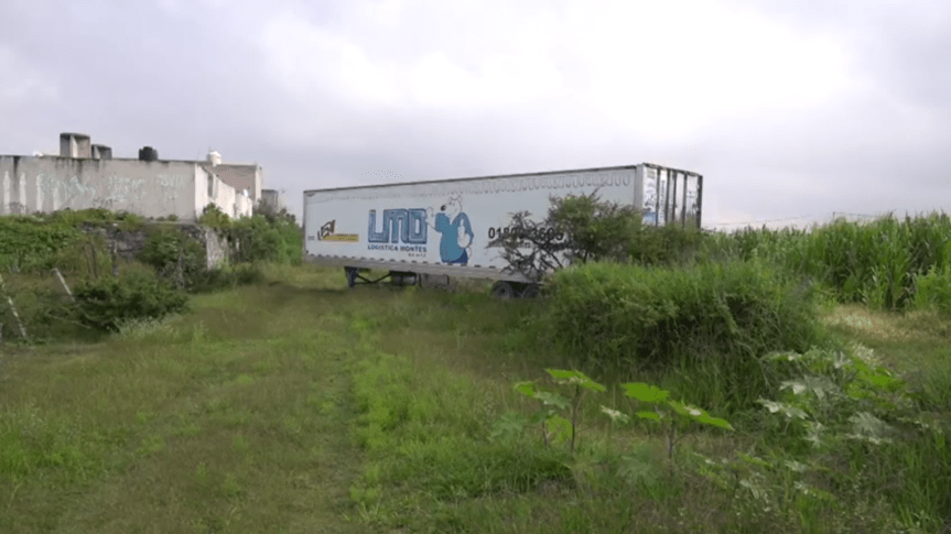 Abandonan tráiler cargado con 157&nbsp;cadáveres