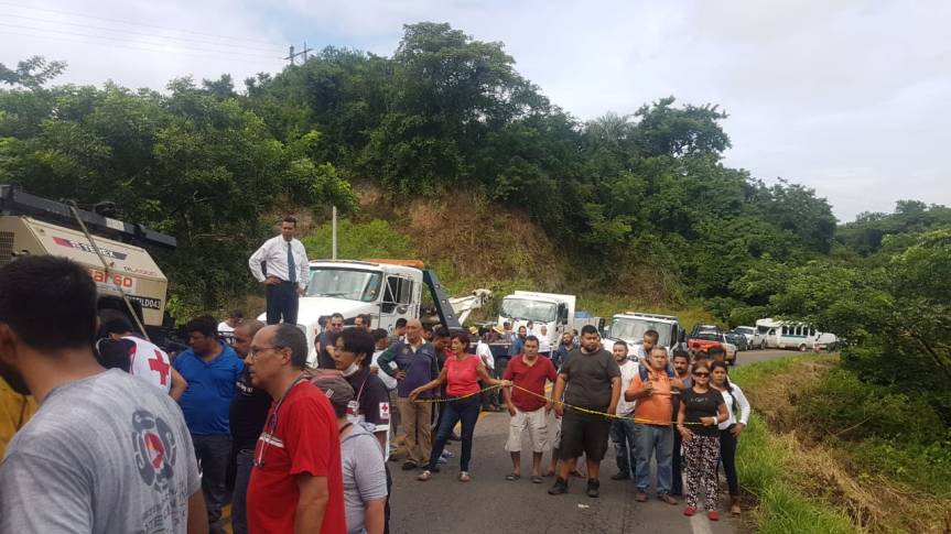 Volcadura deja 8 muertos en carretera Puerto&nbsp;Vallarta