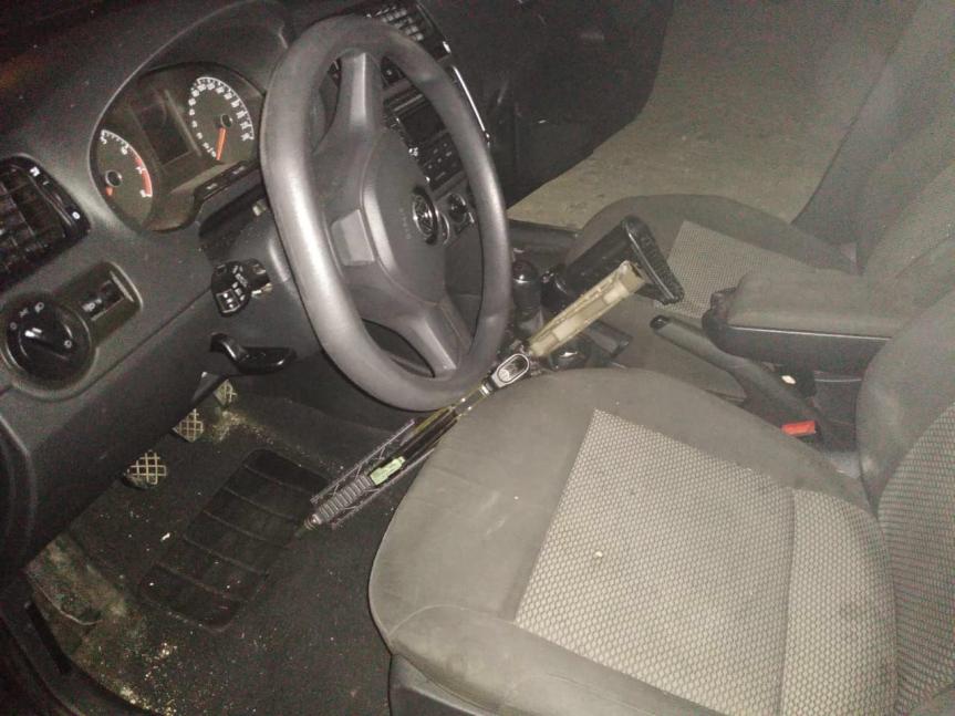 Estatales aseguran vehículo abandonado con  marihuana y&nbsp;armas