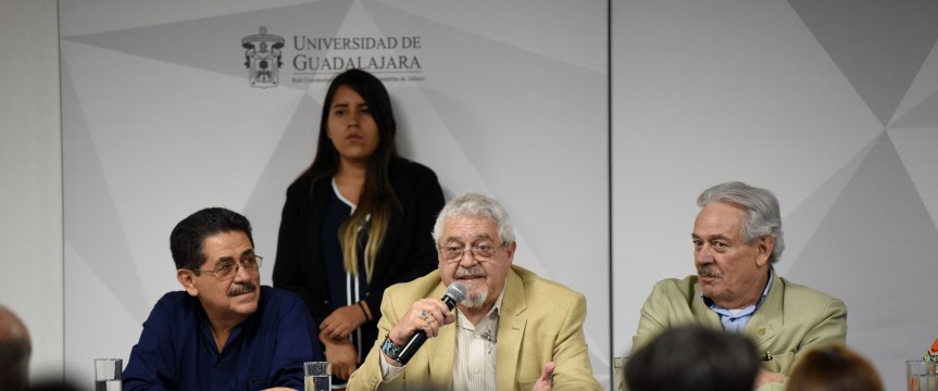 Educación y Poesía salvarán a este país: Felipe&nbsp;Garrido