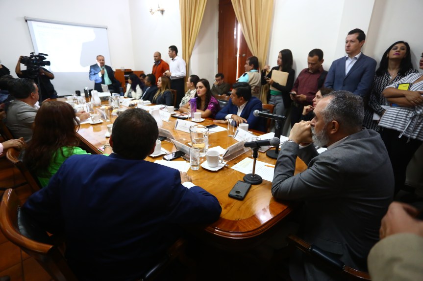 A la LXII Legislatura, ni los ven ni los&nbsp;oyen