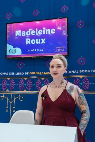 Firma de libros Madeleine Roux