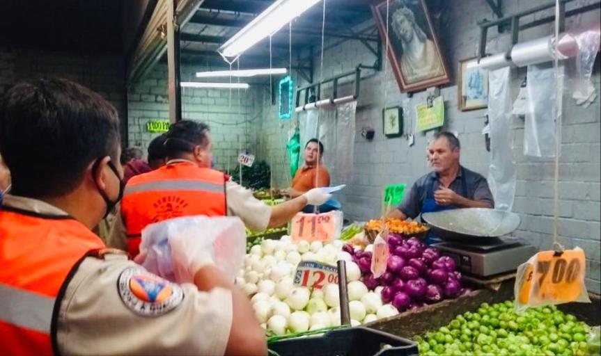 Guadalajara vigila cumplimiento de medidas sanitarias y entrega&nbsp;cubrebocas