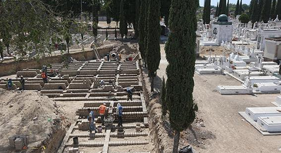Guadalajara habilita 700 fosas por la&nbsp;pandemia
