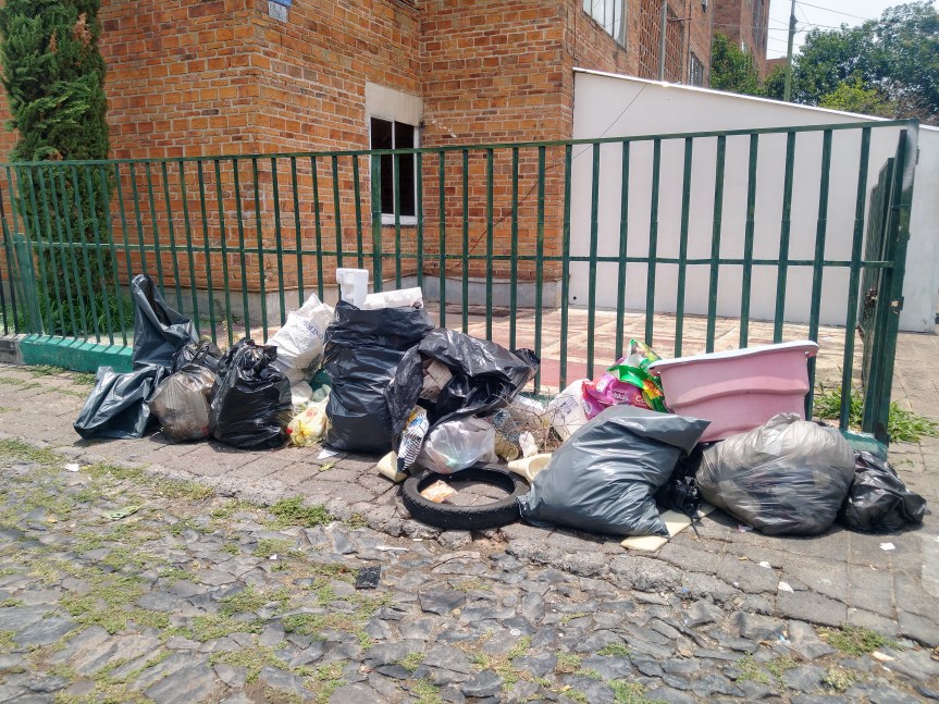 Zona de basura en Guadalajara, «piden dinero para dar el servicio de recolección», aseguran&nbsp;vecinos