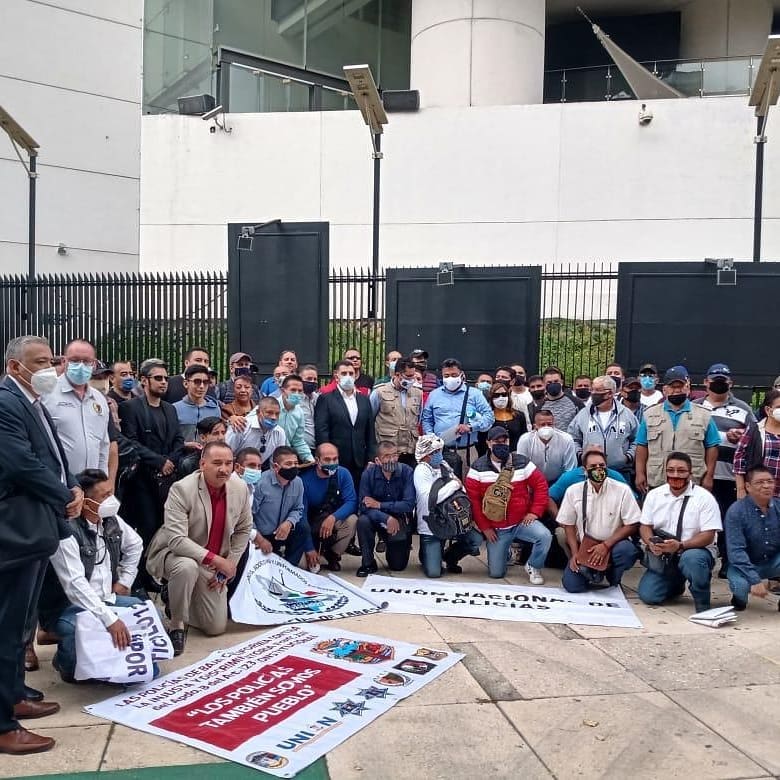 Policías piden reforma para regresar a sus&nbsp;servicio