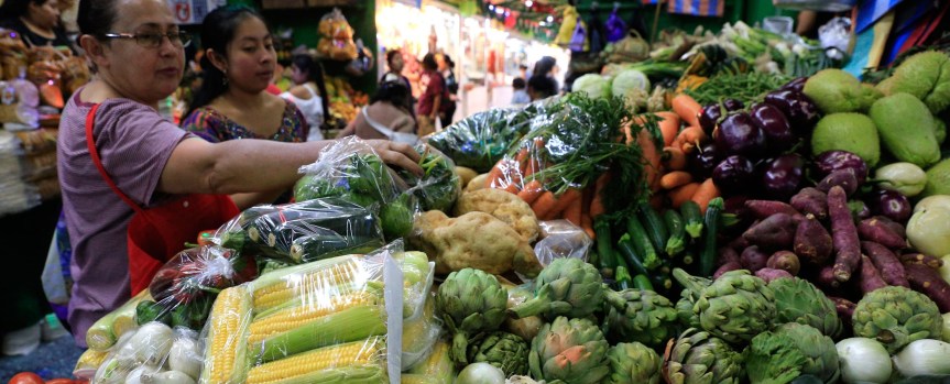 Salario mínimo es insuficiente para pagar servicios y canasta&nbsp;básica