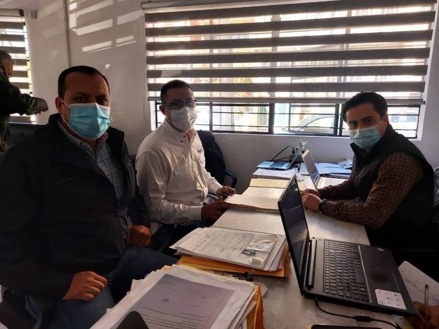 Líder sindical se registra como precandidato de Hagamos por el distrito&nbsp;8