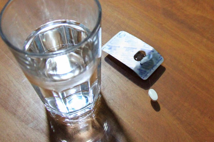 Alertan sobre riesgos de autoprescripción contra el&nbsp;COVID-19