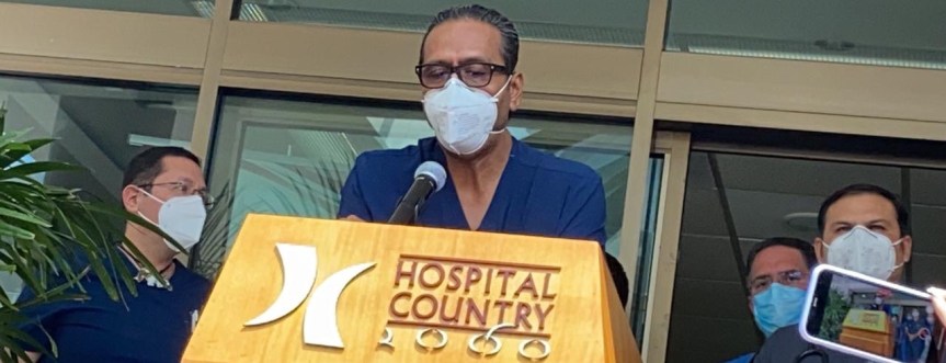 Vicente Fernández, está despierto, sometido a una sedación mínima, y&nbsp;rehabilitación