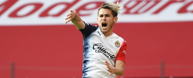 Roban su camioneta y privan de su libertad al futbolista de Chivas ‘Canelo’&nbsp;Angulo