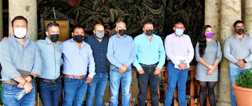 Alcaldes electos de Hagamos, presentan al Ejecutivo prioridades de obra pública en sus&nbsp;municipios