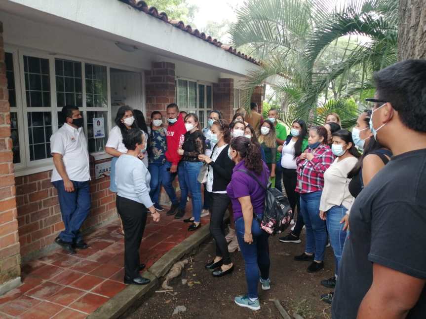 Trabajadores del DIF Guadalajara acusan que no les quieren pagar la última&nbsp;quincena