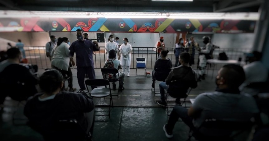 Vacunan contra COVID-19 a centroamericanos refugiados en&nbsp;Jalisco