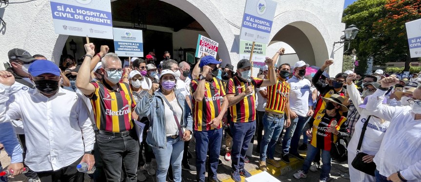 Entrega UdeG 5 mil cartas en Casa Jalisco  exigiendo respeto a la autonomía&nbsp;universitaria