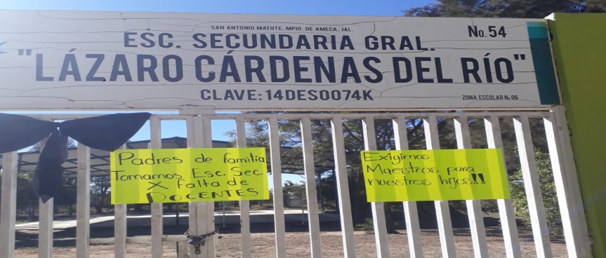 Protestan padres y madres de escuela de&nbsp;Ameca