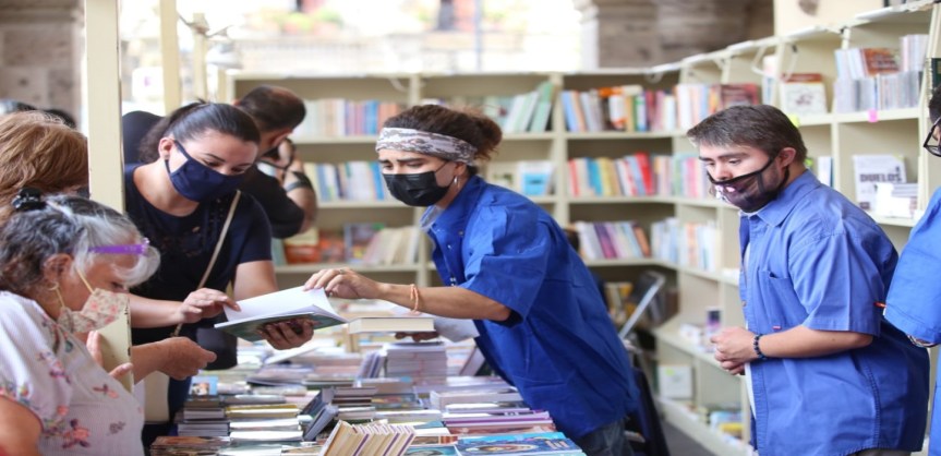 Coloquio Viva la Literatura, espacio de encuentro y diálogo de escritores nacionales y&nbsp;locales