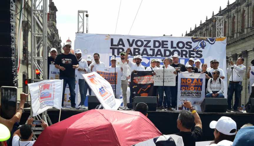 (VIDEO) FESIJAL marcha con miles trabajadores, advierten que no permitirán más daño a&nbsp;IPEJAL