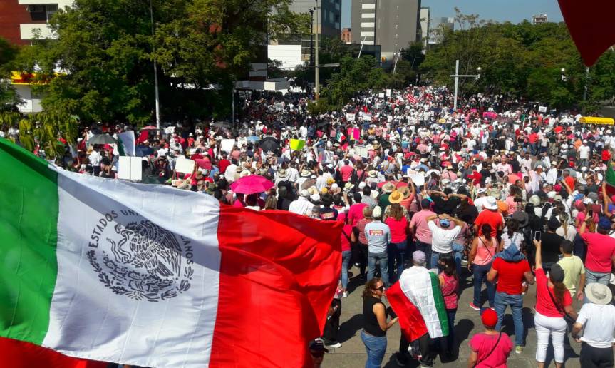 “El INE no se Toca”, miles de jaliscienses salieron a manifestarse contra la reforma&nbsp;electoral