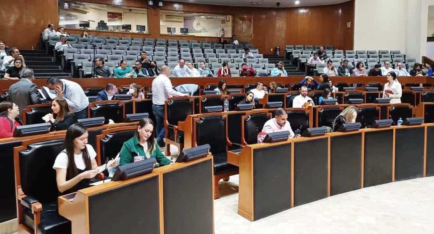 MC y sus aliados en el Congreso vuelven a ser sumisos y pierden la dignidad: Hugo&nbsp;Contreras