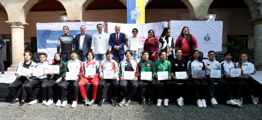 Karatecas jaliscienses reciben merecido&nbsp;reconocimiento