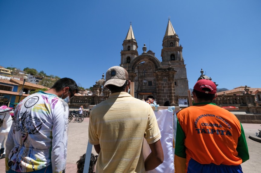 Estima Ruta del Peregrino cerca de un millón de visitantes en Talpa de Allende 