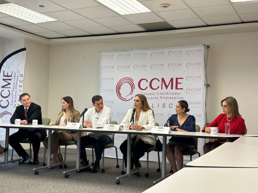 Se reúne Chema Martínez con mujeres&nbsp;empresarias