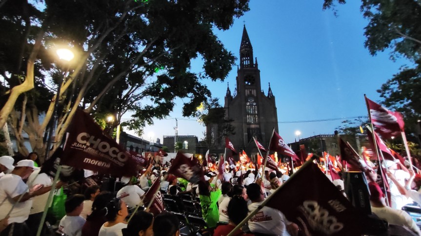 Choco cierra campaña con una plazoleta del Retiro abarrotada de&nbsp;simpatizantes