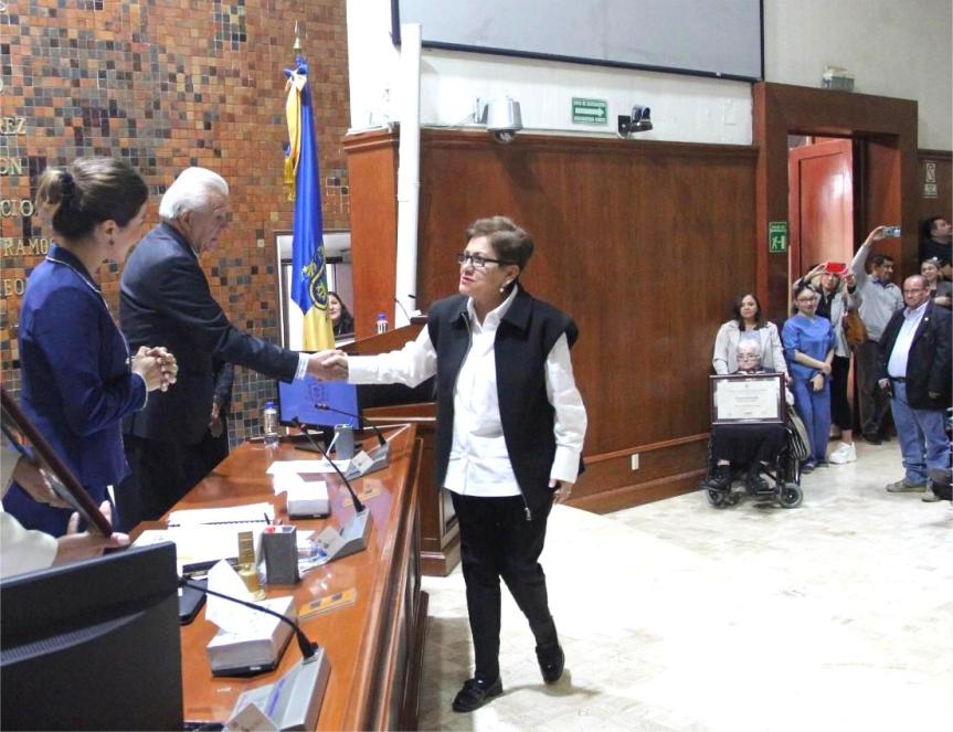 La periodista Susana Carreño recibe el reconocimiento “Hermila Galindo Acosta 2025”  