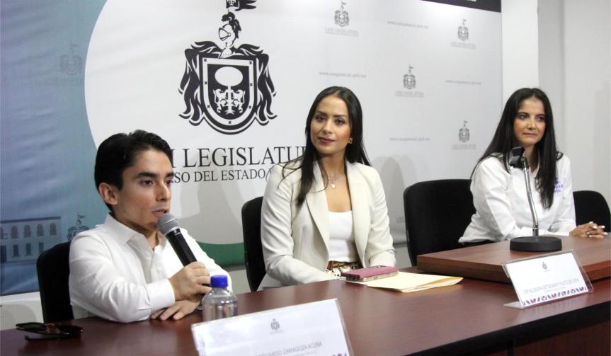 Alondra Fausto de León, presenta iniciativa “Escalón Universal, servicios para todas las personas” 