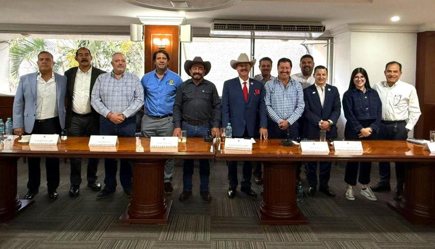 Comisión de Desarrollo Productivo Regional sesiona en la UCMA; solicitan recursos para infraestructura en el Mercado de Abastos  