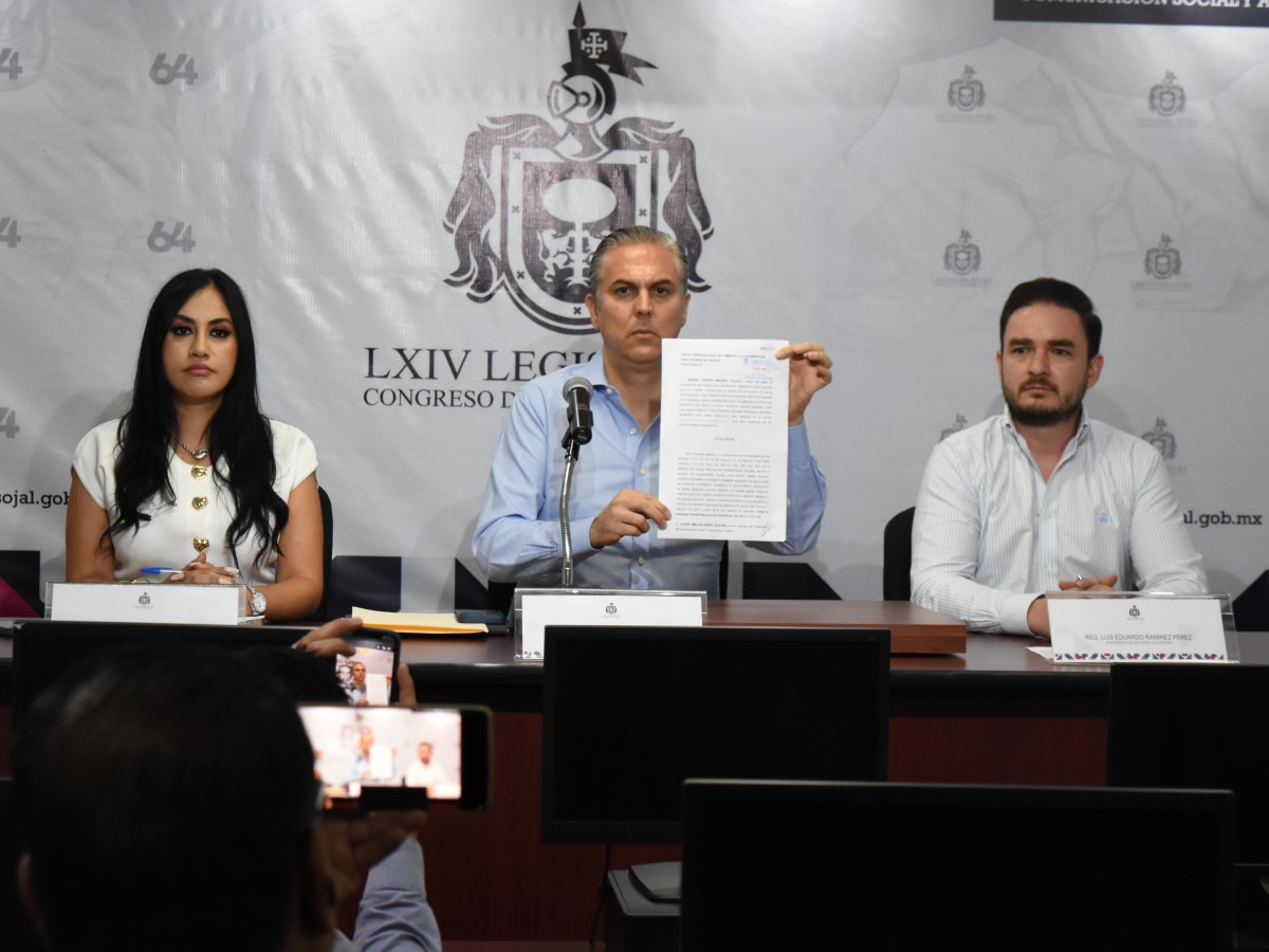 Alberto Alfaro presenta la séptima denuncia contra el gobierno de&nbsp;Tlaquepaque