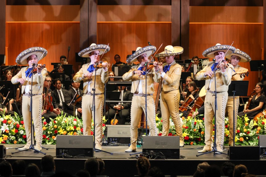 Tributo a Juan Gabriel y a Vicente&nbsp;Fernández