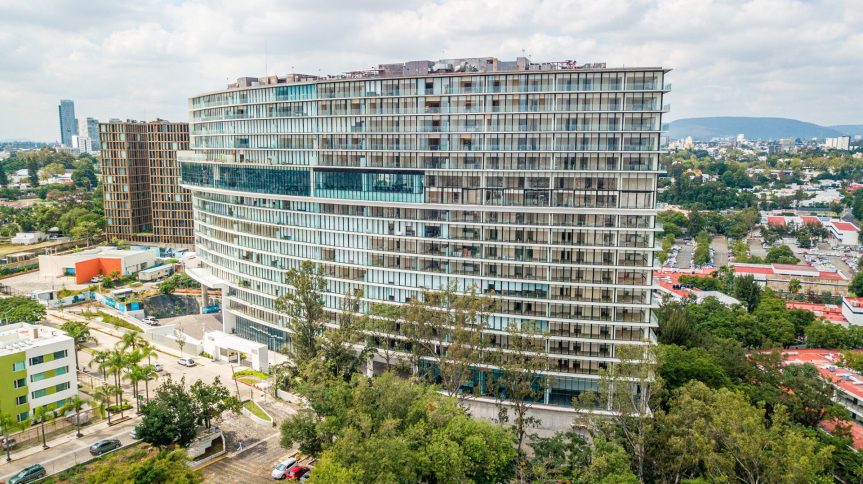 Inmobiliaria Abilia vende lujo, pero solo en papel, los pesares en Torre Latitud Providencia