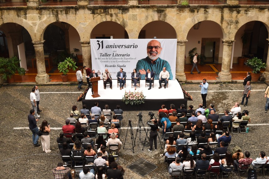 Tres décadas de palabras, cuentos, poesía, ensayo y Ricardo Sigala: la fiesta literaria de&nbsp;Zapotlán