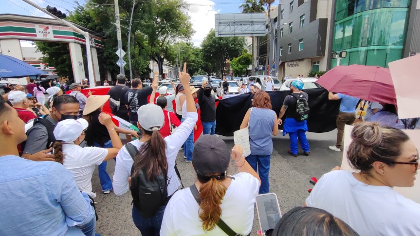 ¡Sheinbaum escucha, también esta es tu lucha!: Trabajadores del IMSS denuncian falta de insumos y anuncian marcha&nbsp;nacional