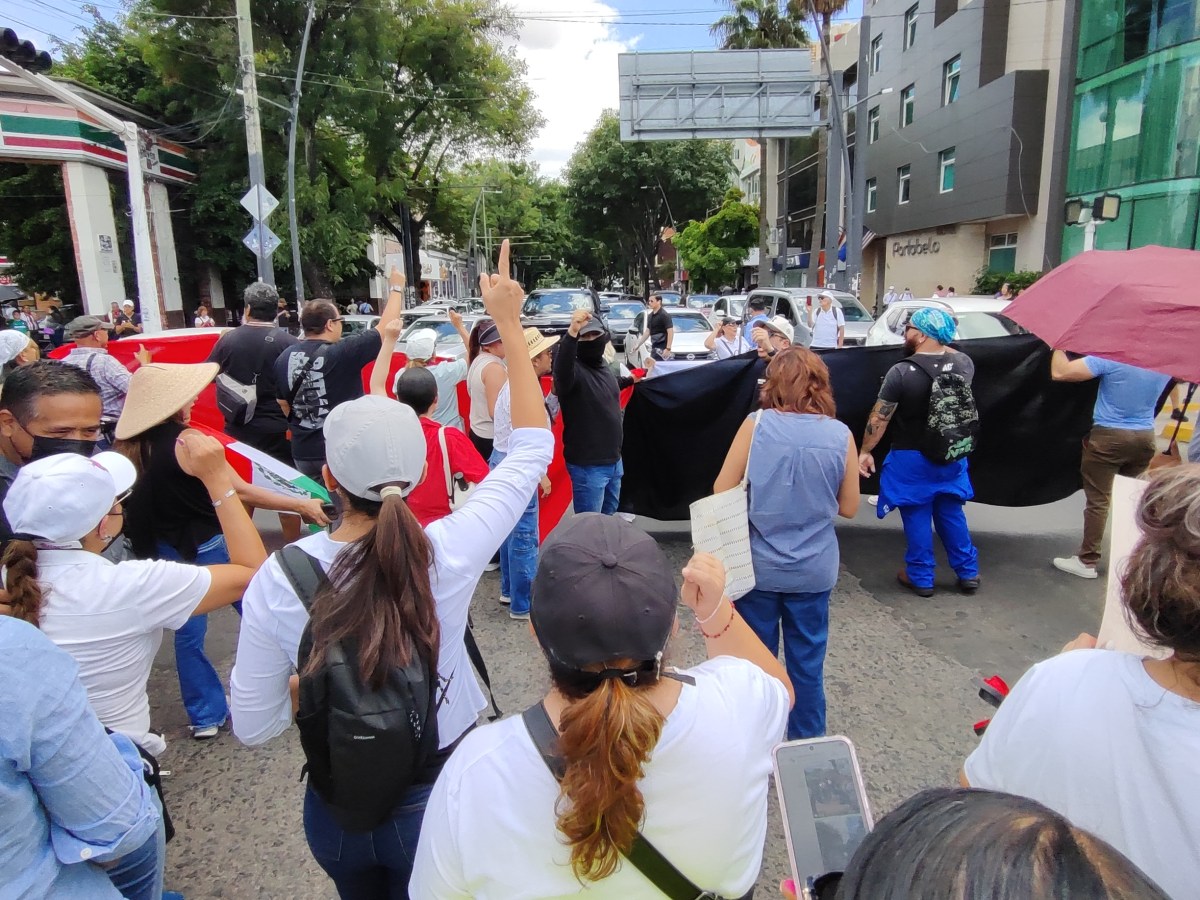 ¡Sheinbaum escucha, también esta es tu lucha!: Trabajadores del IMSS denuncian falta de insumos y anuncian marcha&nbsp;nacional